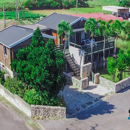 石田ヴィレッジ 満天の星空が見えるログハウスを貸し切り 宮古空港から8分 無料駐車場付 長期滞在可 Miyakojima  Exteriér fotografie